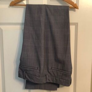 WOW! $4!! Lands’ End slacks. 1x worn. Sz 14 P. Sewn pockets, Exc. condition.